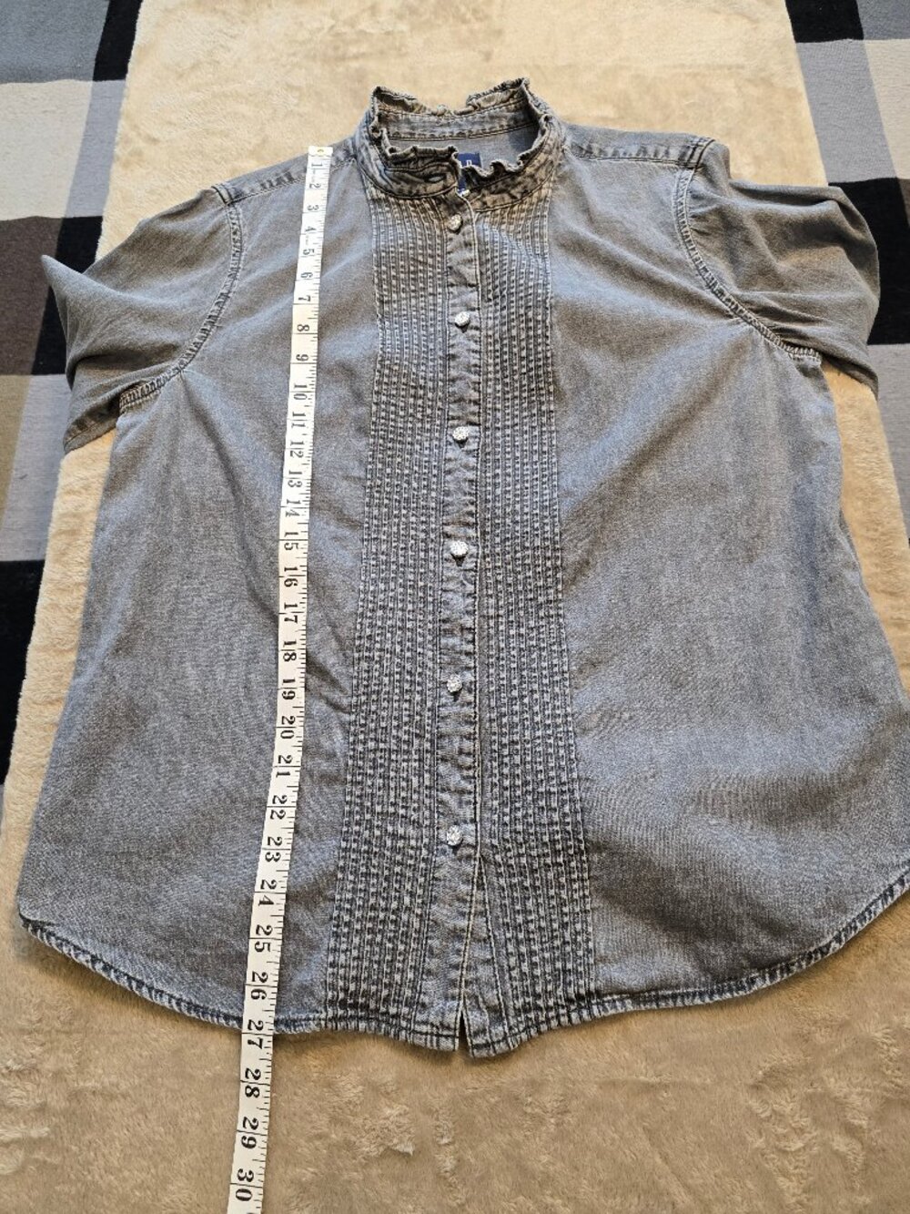 GAP Jeweled Pintuck Denim Button Up Grey Wash Shirt Size Large - Picture 8 of 10